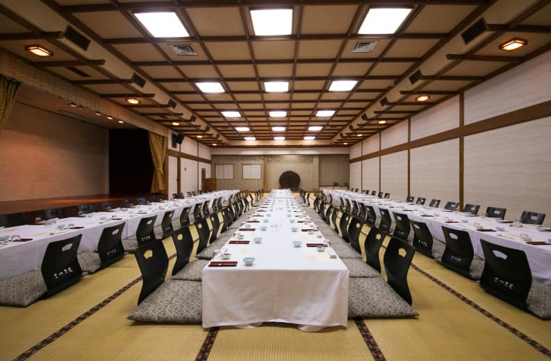 A Banquet Hall for 400, and Weddings