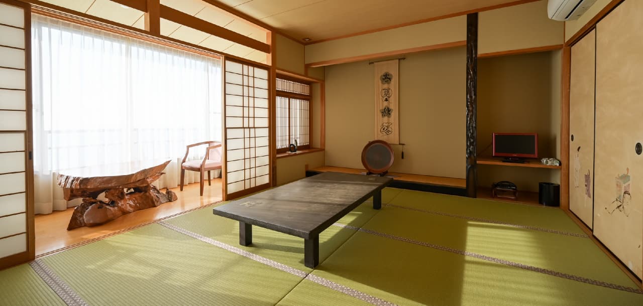 The Special Room and Its Sea