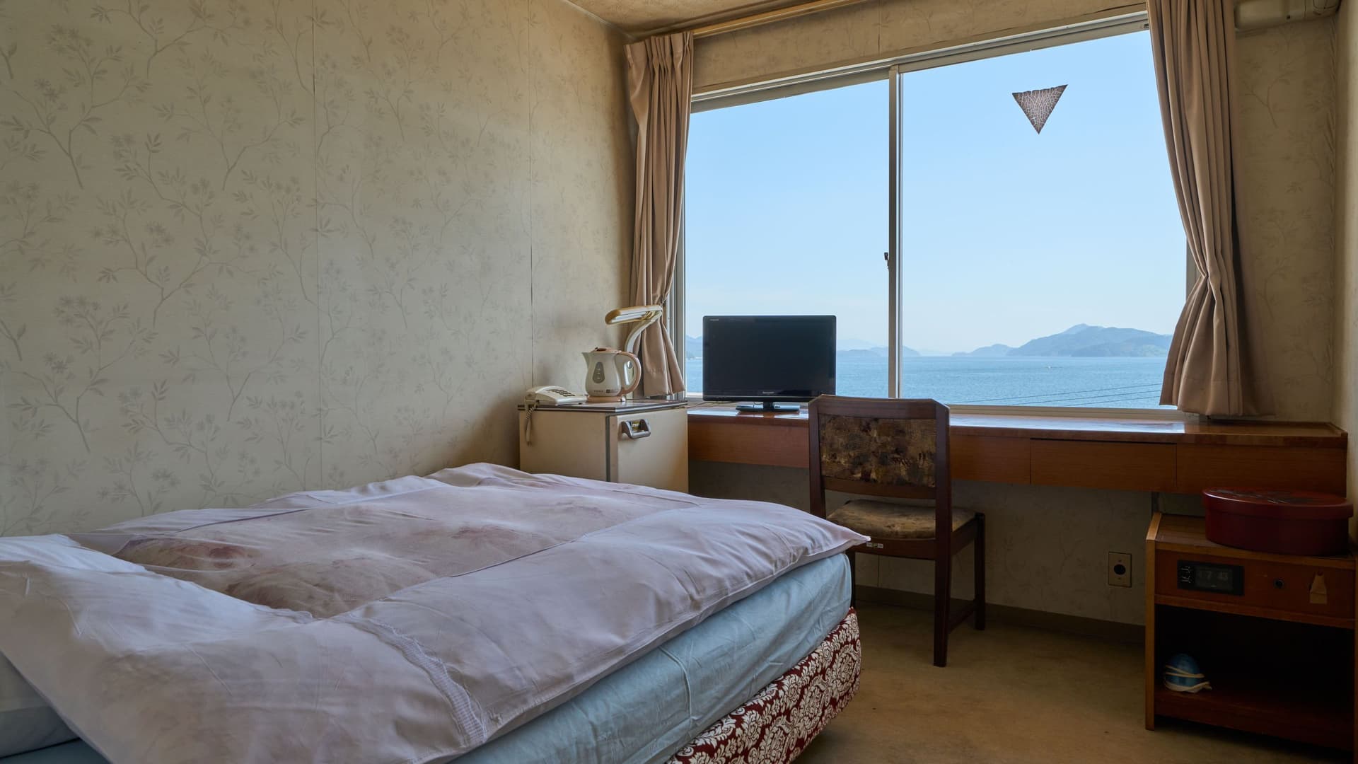 Single rooms for solo travelers