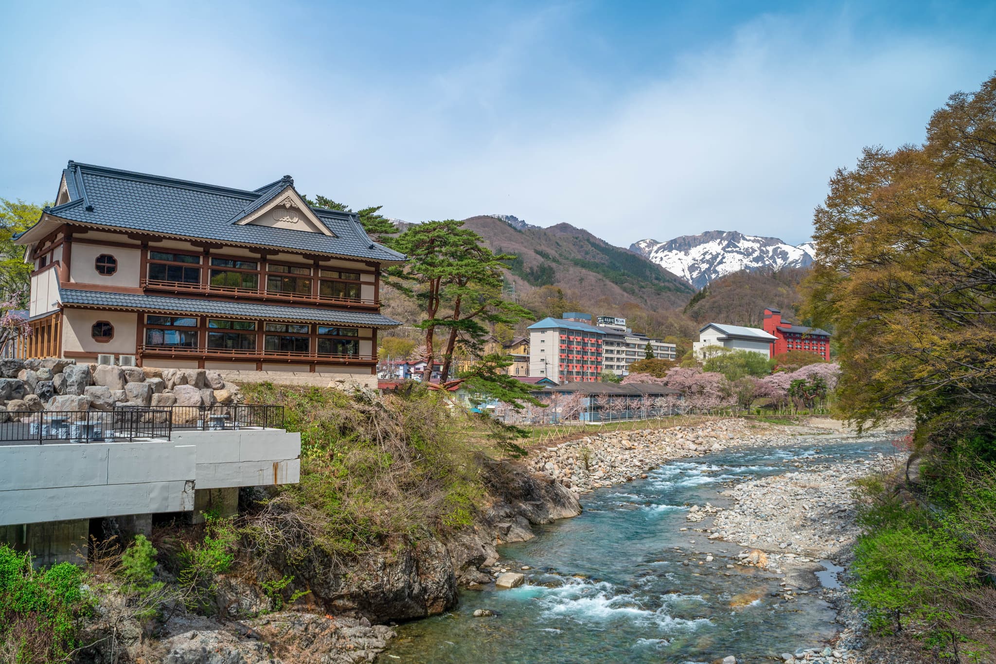 Four Seasons Inn Momoyamanagare