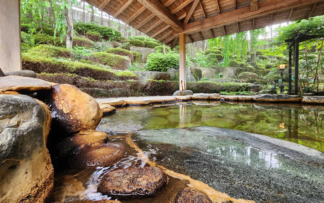 A Natural Rock Garden Rotenburo