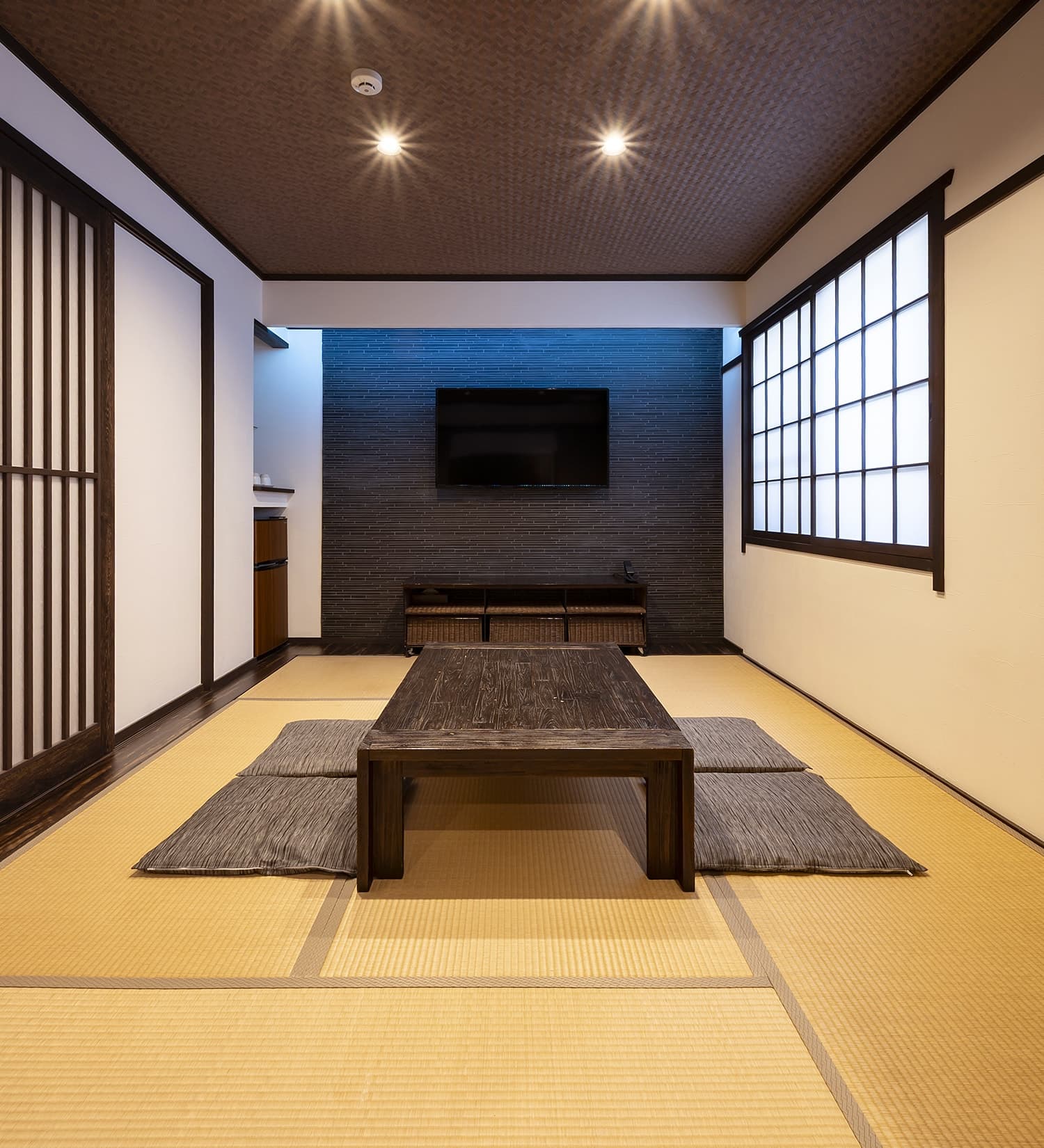 A spacious modern tatami room