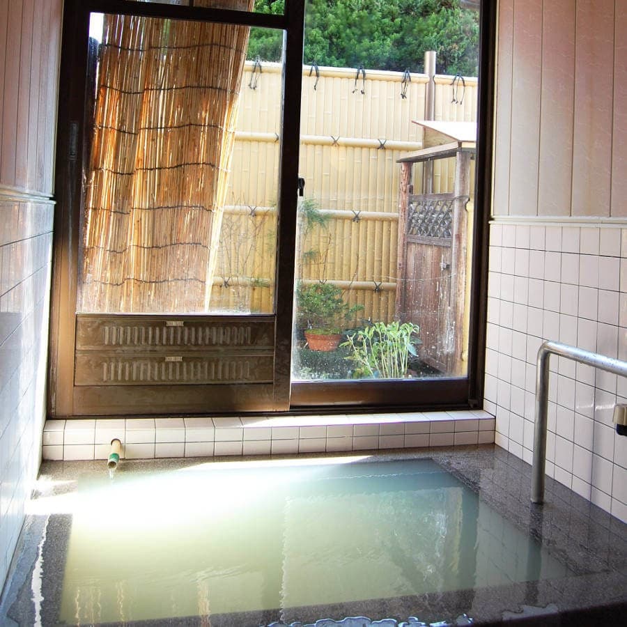 A Private Bath for Couples and Families