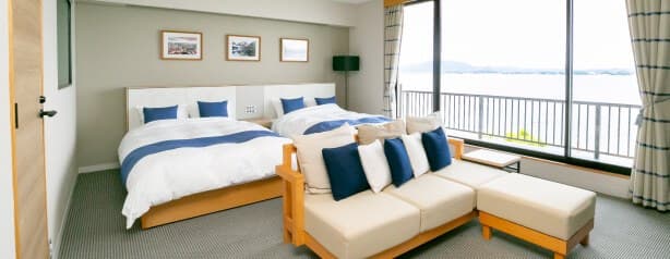 Rooms Overlooking Lake Shinji