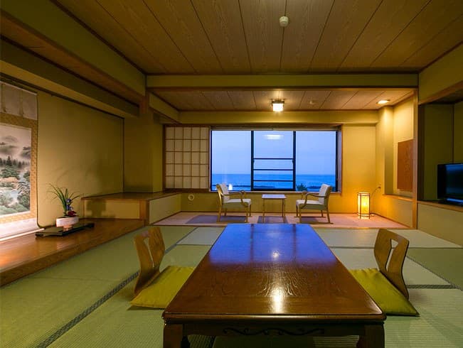 Ocean-view rooms facing Chidorigahama