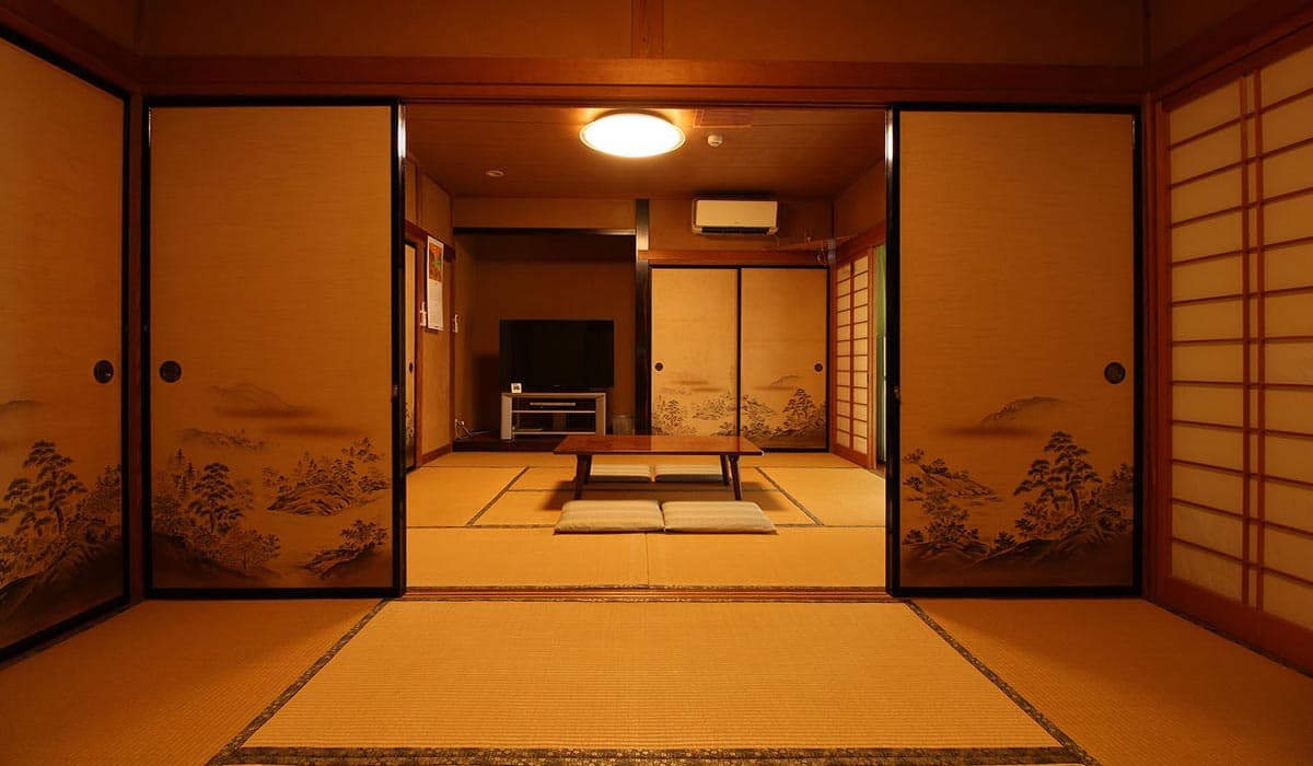 Tidy Tatami Rooms