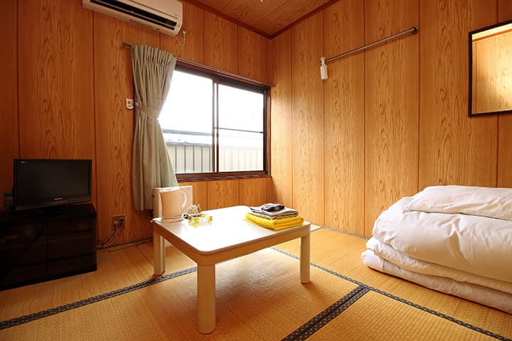 Japanese-Style Rooms With Tatami Charm