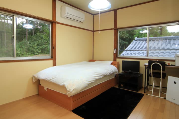 Western and Semi-Western Rooms Available
