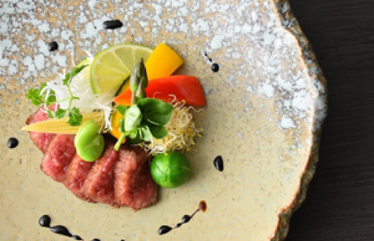 Cuisine Built on Local Seasons
