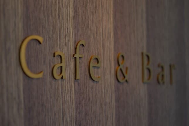 A Café & Bar Facing the Sea