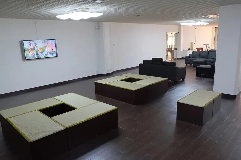 Relaxed In-House Facilities