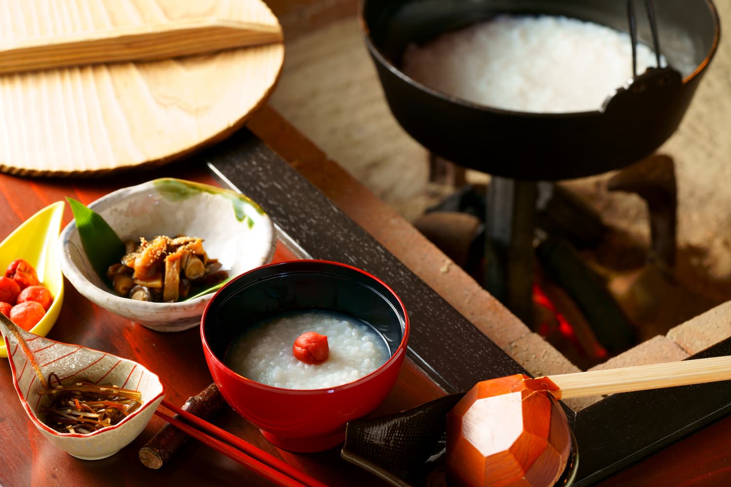 화로에 즐기는 온천 달걀 아침밥