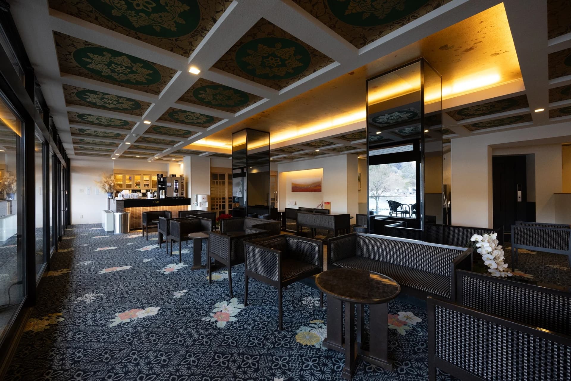 Lounge and In-House Facilities
