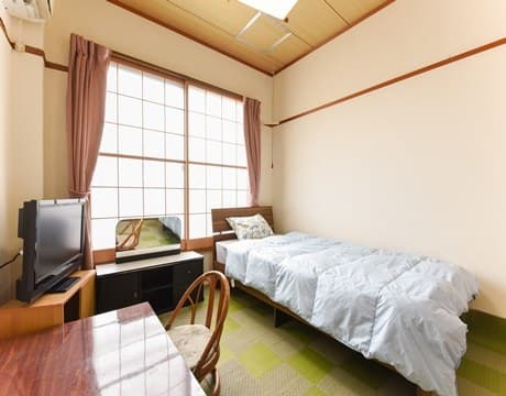 Bed-Style Rooms Also Available