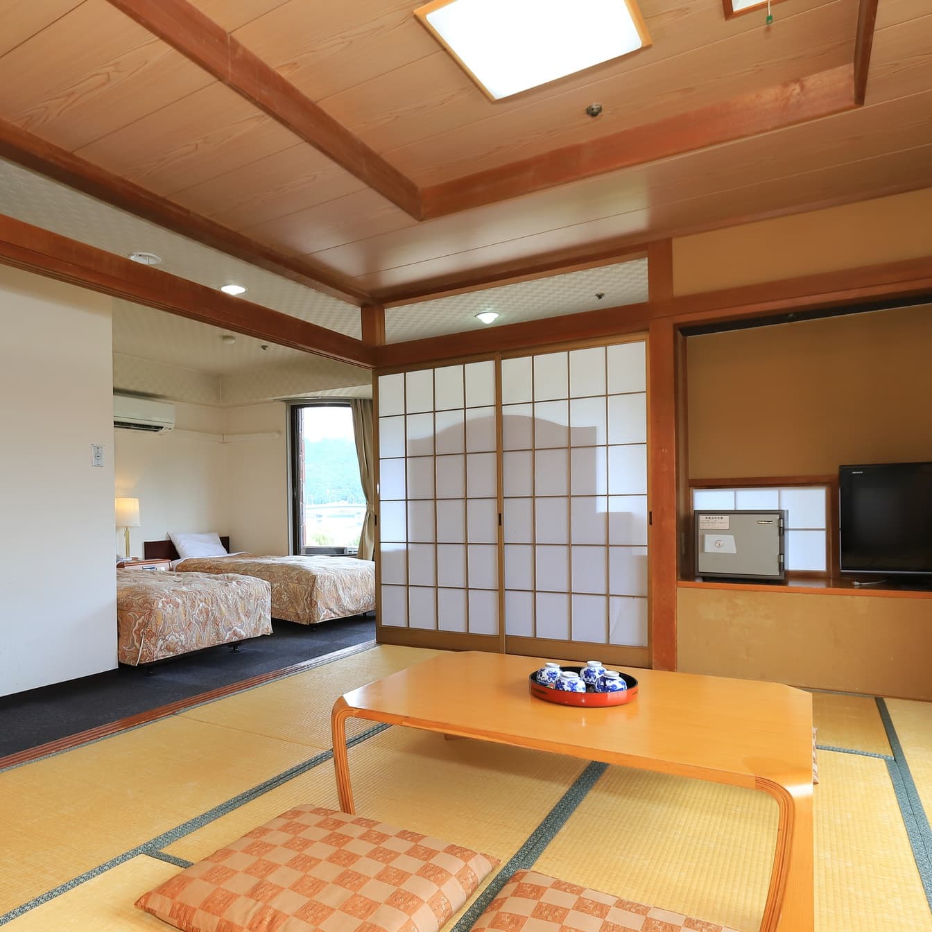 The Comfort of Japanese-Western Rooms