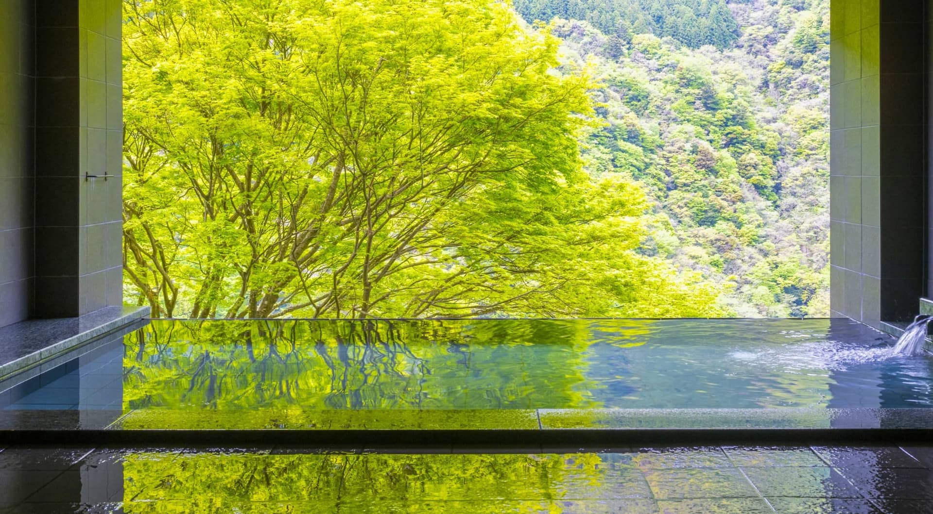 An Alkaline Onsen Good for the Skin
