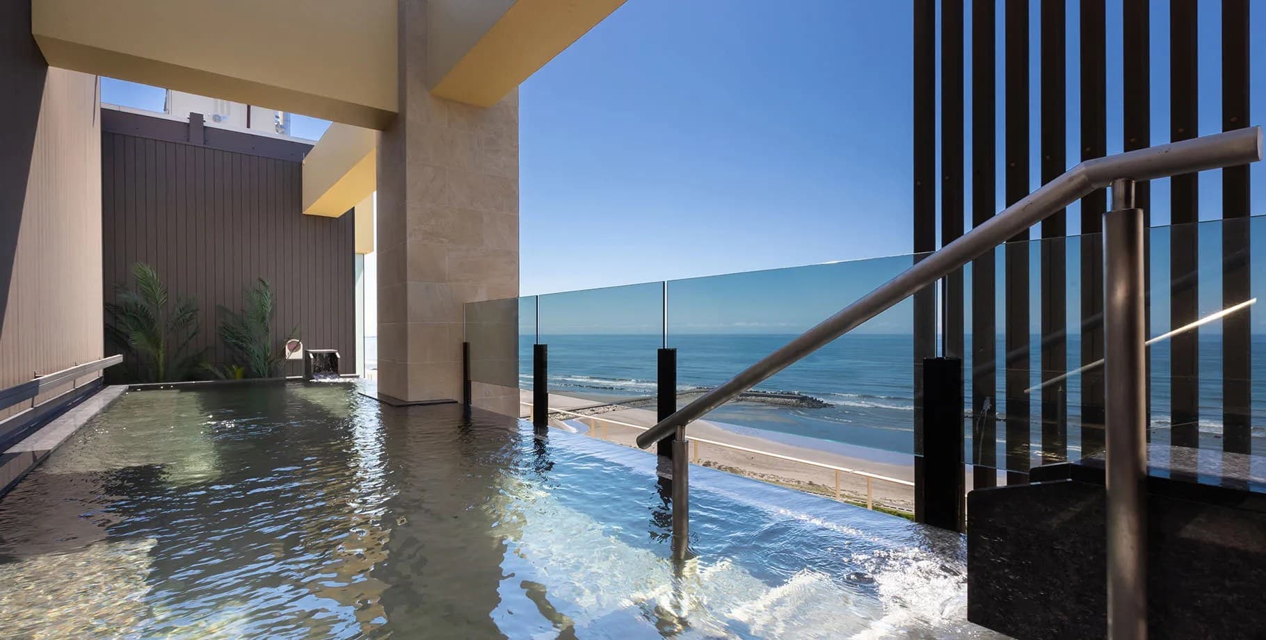 A Bath Facing the Horizon