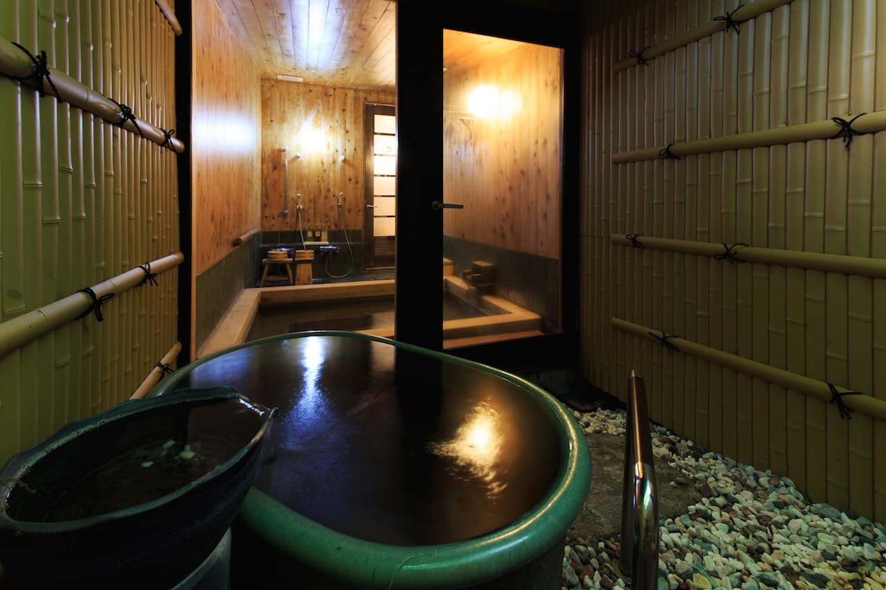 A Natural Alkaline Simple Hot Spring