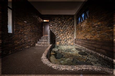Four Baths, Four Distinct Characters