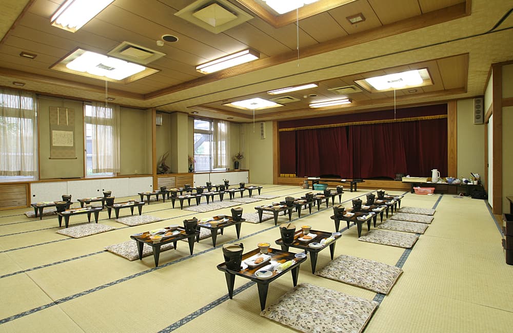 Easy Access, Walking Distance from Isawaonsen Station