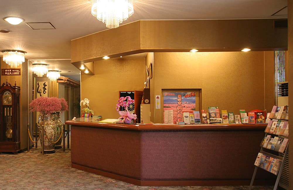 Banquet Halls, Garden, and Rich Interior Facilities