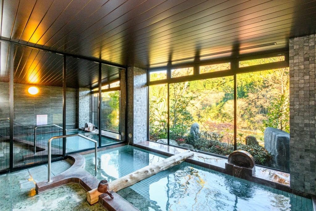 A Communal Bath Facing the Arakawa