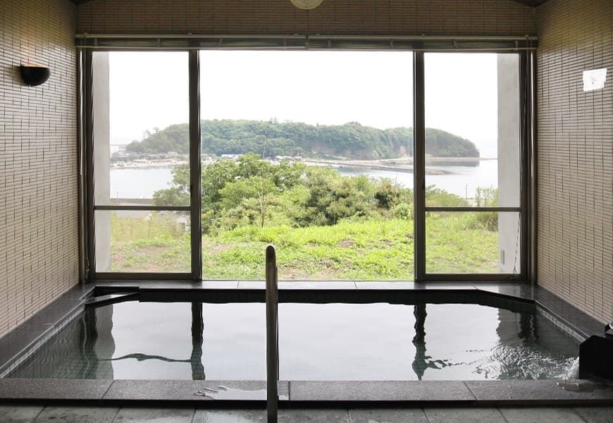 A Private Bath for Two