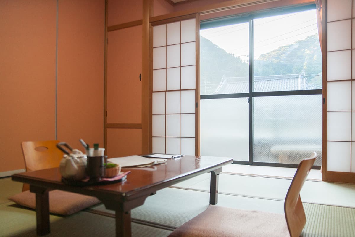 Tatami Rooms on the Mountain Side