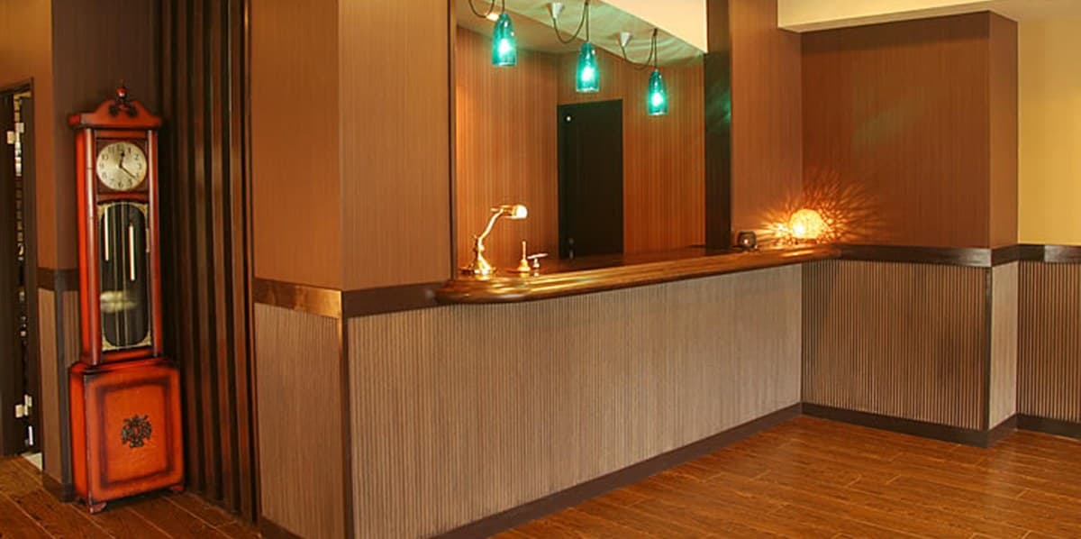 A Fireplace Lobby and In-House Facilities