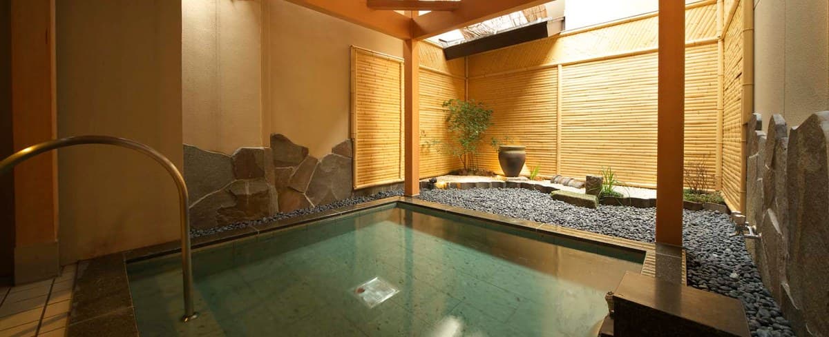 Fuyo no Yu, a Natural Hot Spring Fed by Fuji's Waters