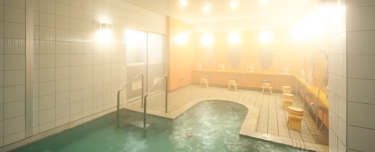 Open-Air Baths and Organic Amenities