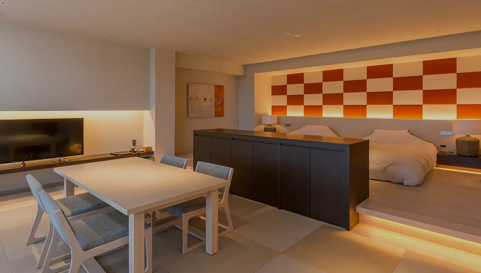 Roan — A Special Suite, Just 2 Rooms