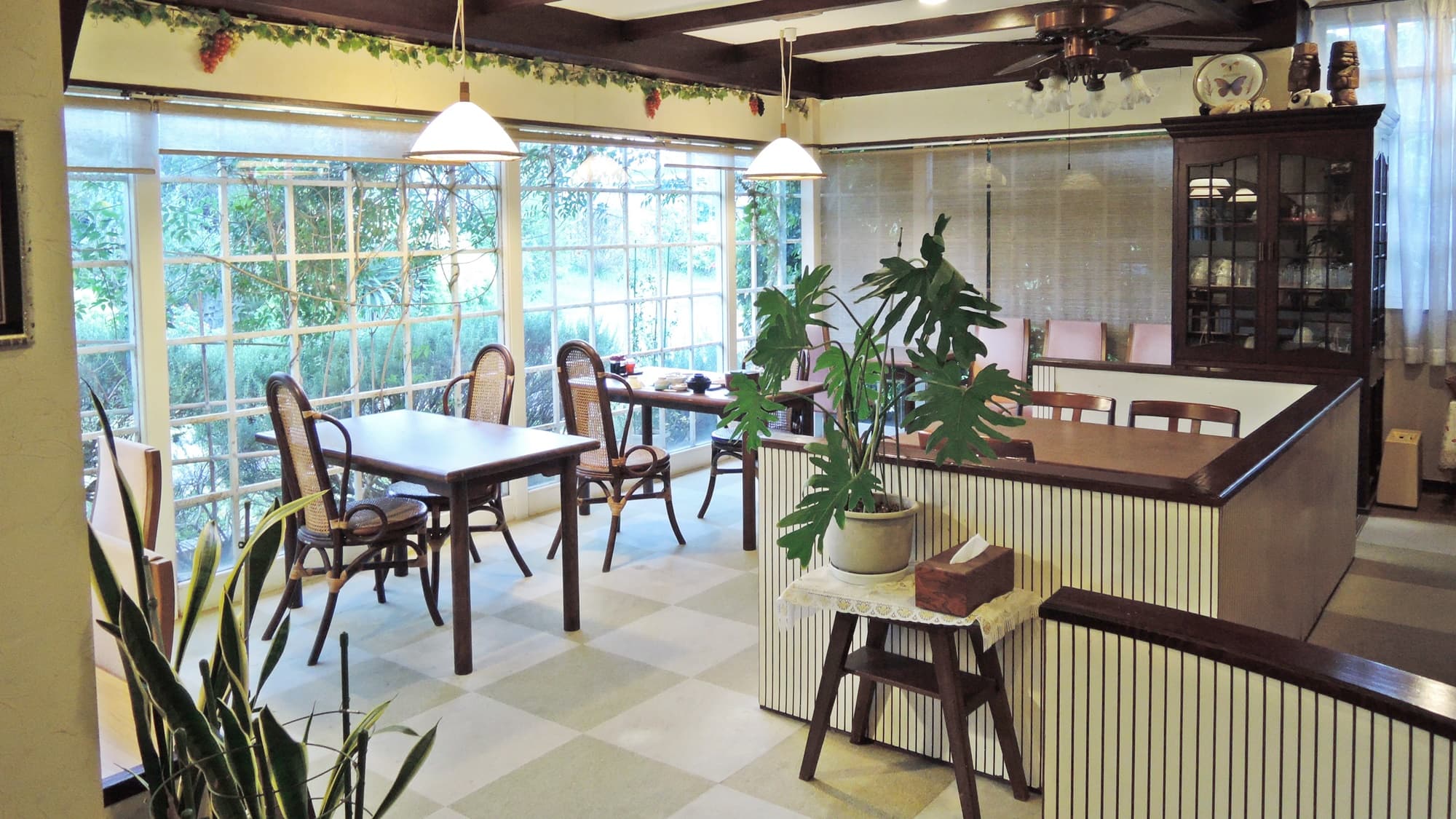 A Comfortable Space with Retro Charm