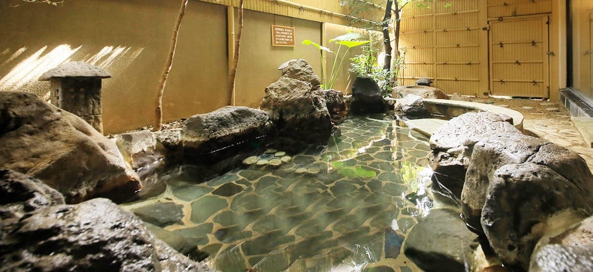 24-Hour Open-Air Rock Bath 'Suisui'