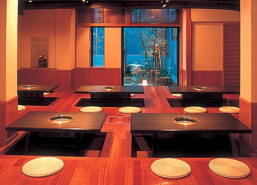 Dining and On-Site Facilities