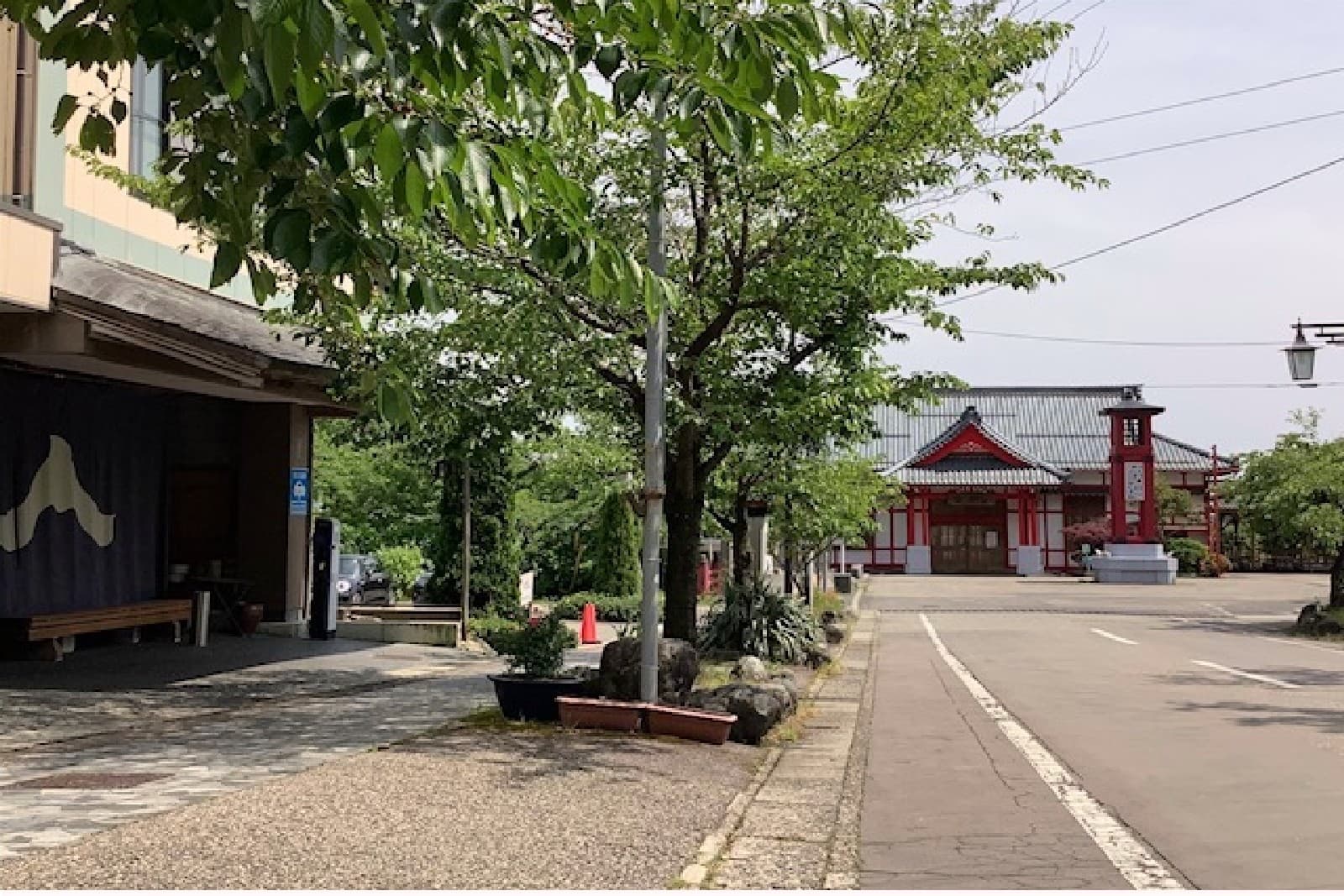A 1-Minute Walk from Yahiko Station
