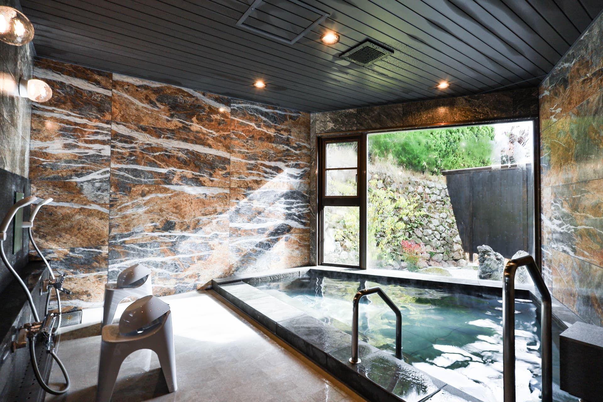 A private bath for two