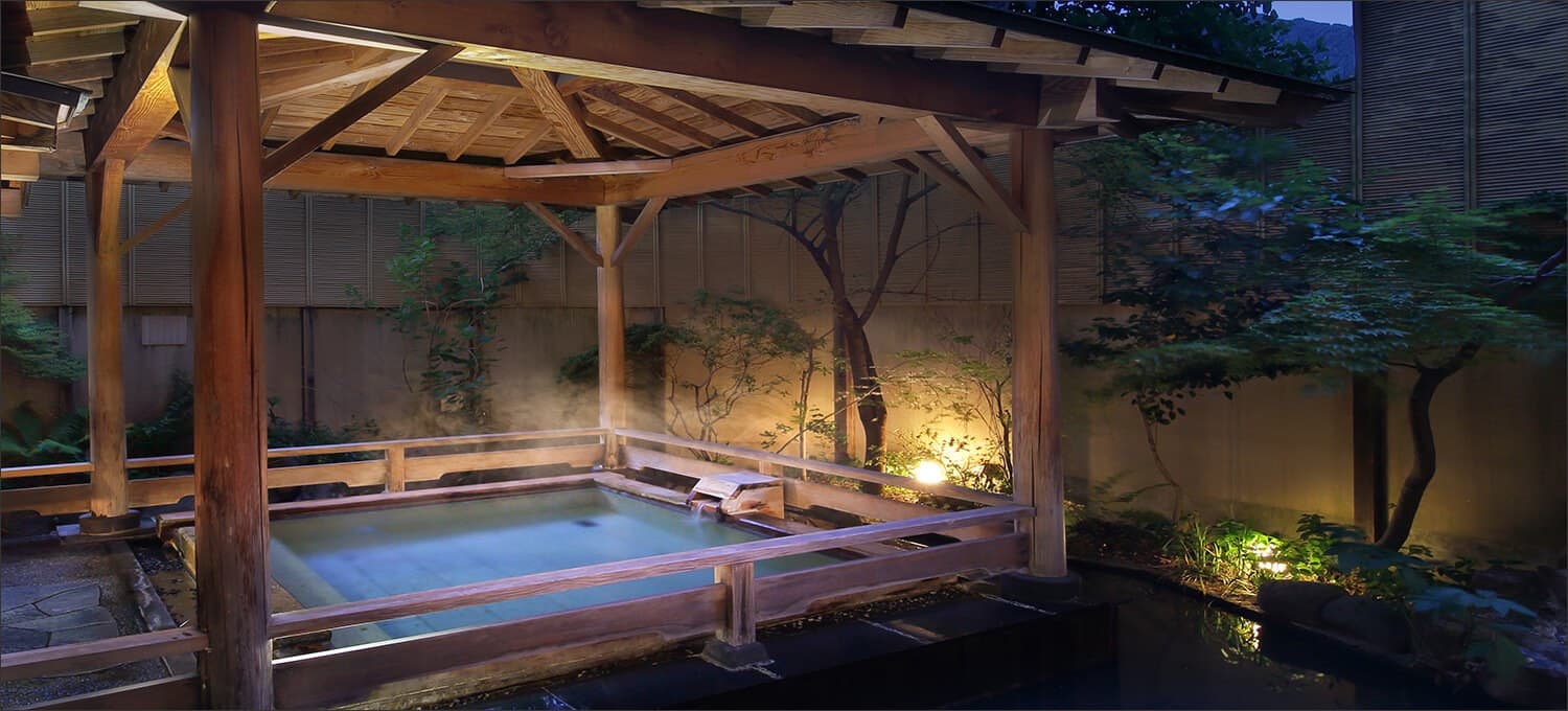 Open-air baths full of atmosphere