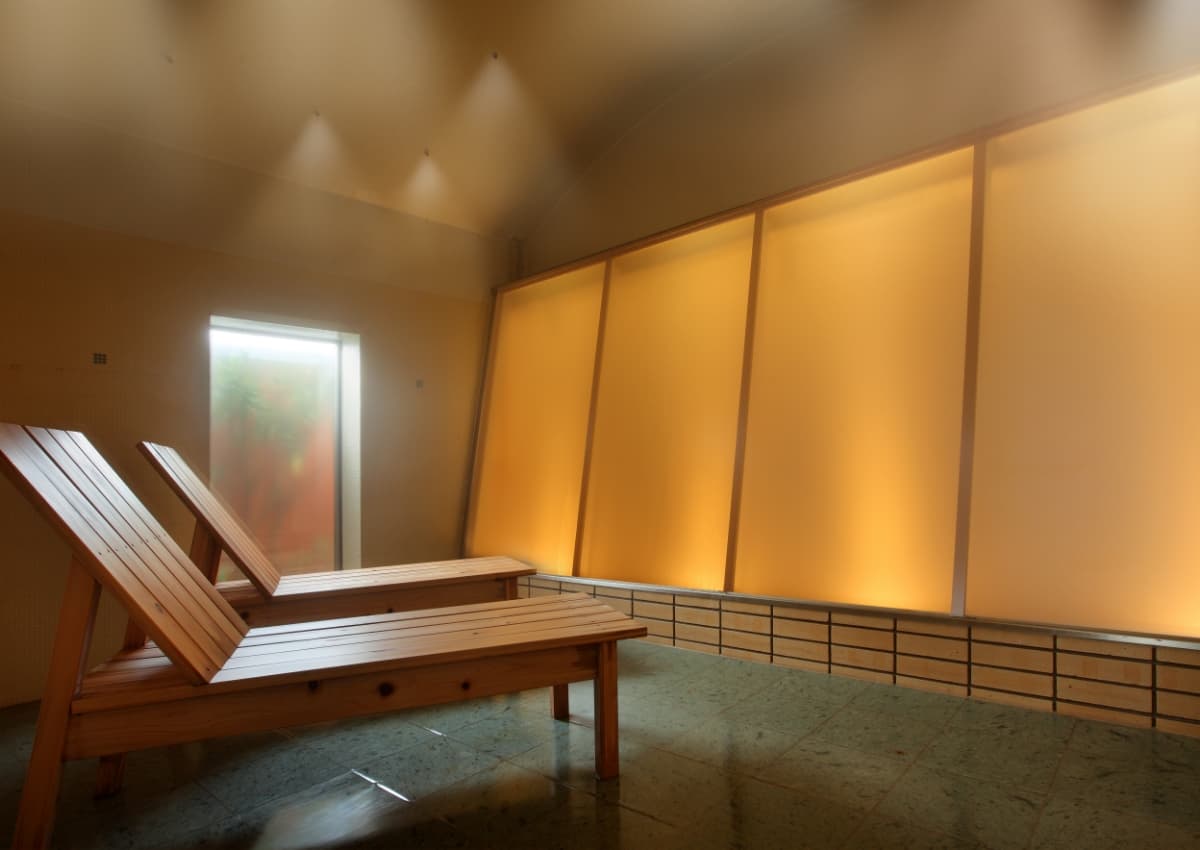 Mist sauna, footbath and drinking spring