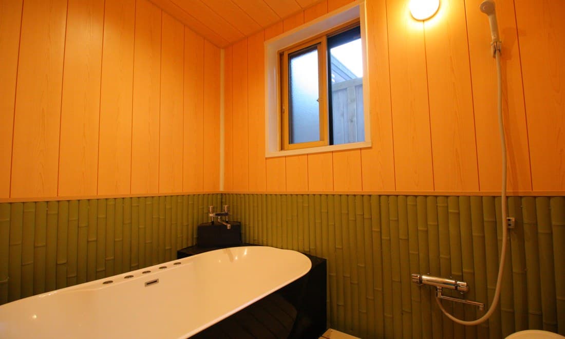 A Private Bath for Two
