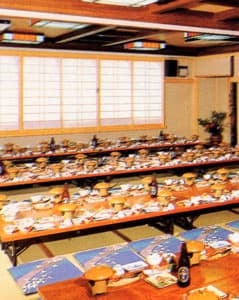Japanese-Style Rooms and a 100-Tatami Banquet Hall