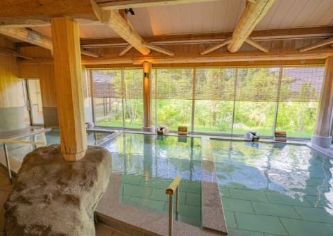 Hanamomo no Yu, the Sulfur-Salt Grand Bath