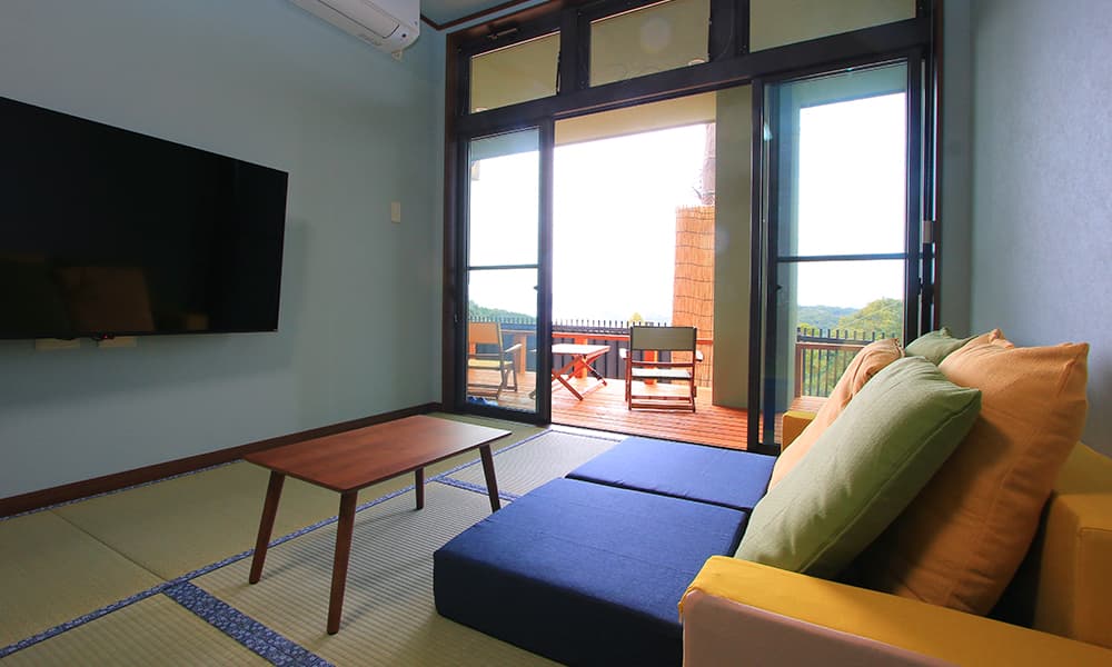 Renovated Ground-Floor Rooms With Bath and Terrace