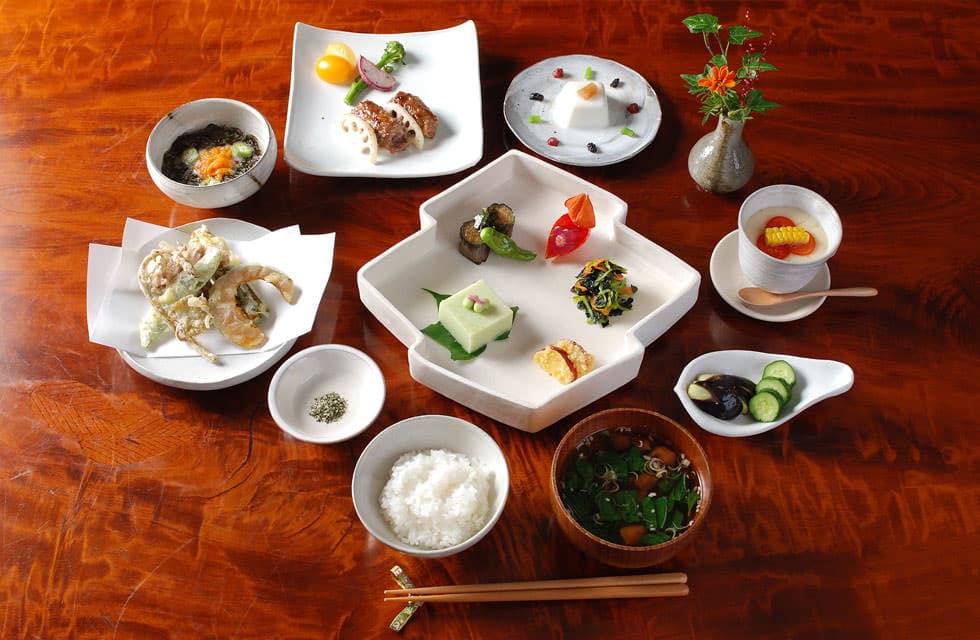 Handmade Dishes from Foraged Mountain Vegetables
