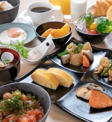 Breakfast Buffet with Live Cooking