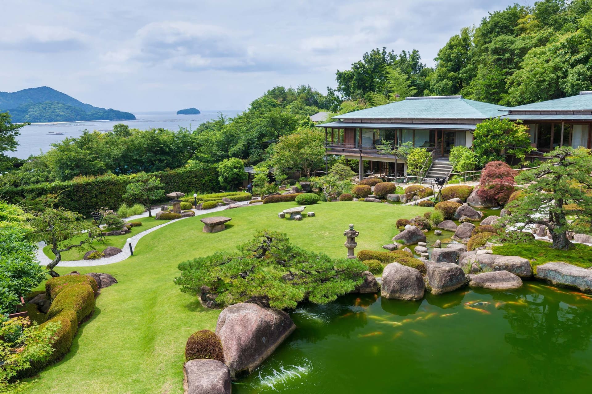 A Garden Through the Seasons