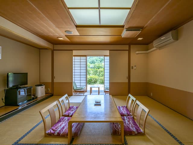Diverse Rooms, from Japanese-Style to Western