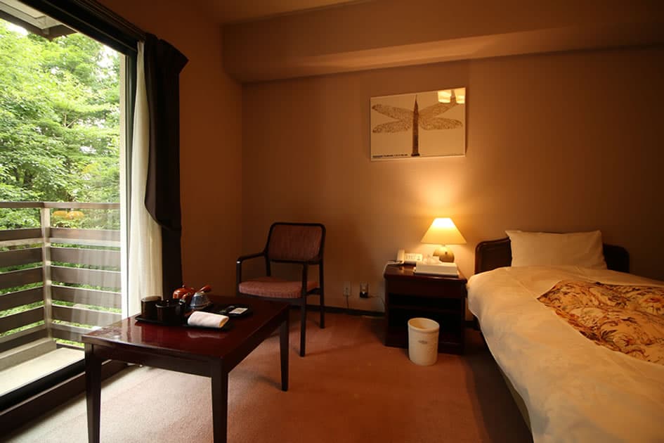 Western and Japanese-Style Rooms