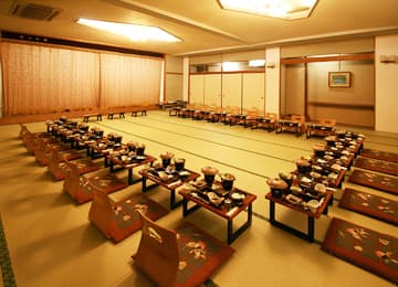 Grand Banquet Hall with a 100-Mat Stage
