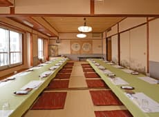 Banquet Halls and Convenient Access to Karatsu